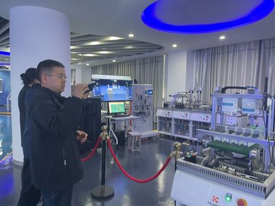 吳小平副院長(zhǎng)一行赴蘇州研討微納與智能制造教育部工程研究中心建設(shè)規(guī)劃